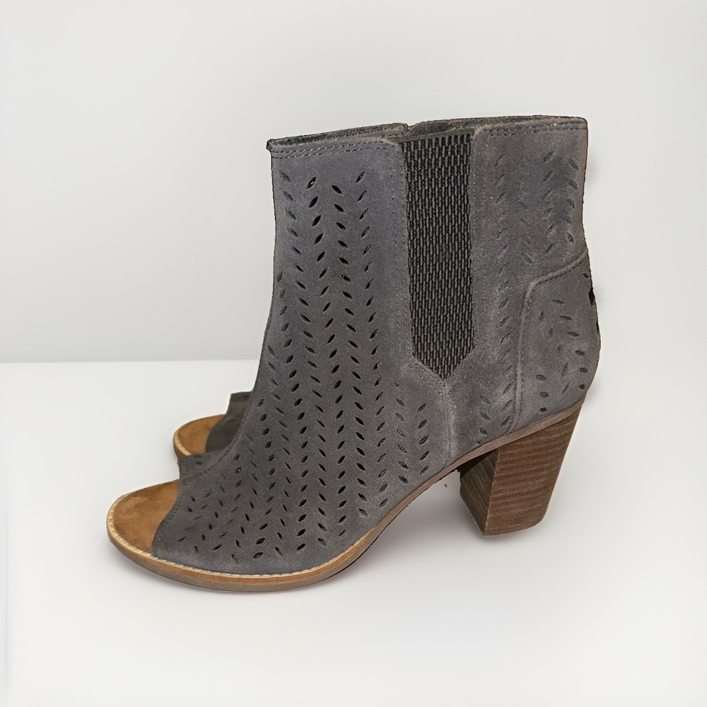 TOMS Majorca Gray Suede Perforated Peep Toe Ankle Boots Stacked Heel Womens
